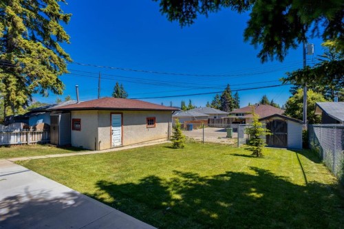 2024 43 Street Se, Calgary, AB - Outdoor