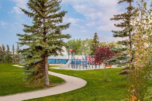 2024 43 Street Se, Calgary, AB - Outdoor