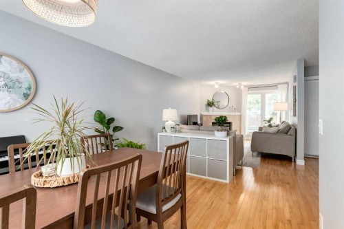 88 Coachway Gardens Sw, Calgary, AB 