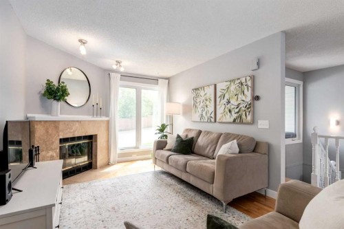 88 Coachway Gardens Sw, Calgary, AB 