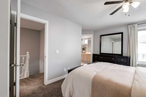 88 Coachway Gardens Sw, Calgary, AB 