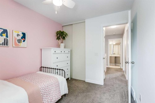 88 Coachway Gardens Sw, Calgary, AB 