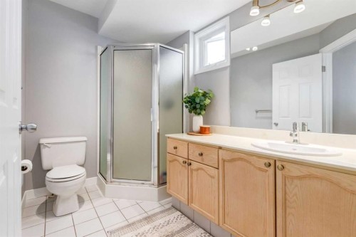 88 Coachway Gardens Sw, Calgary, AB 