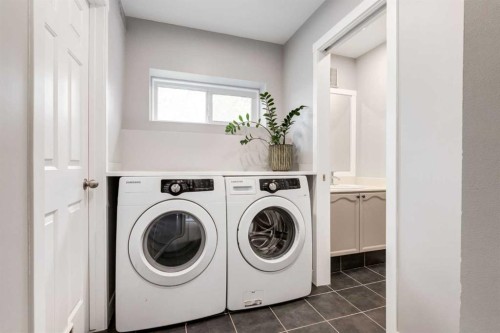 88 Coachway Gardens Sw, Calgary, AB 