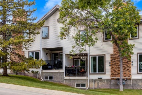 88 Coachway Gardens Sw, Calgary, AB 