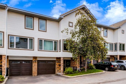 88 Coachway Gardens Sw, Calgary, AB 