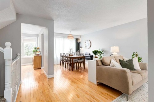 88 Coachway Gardens Sw, Calgary, AB 