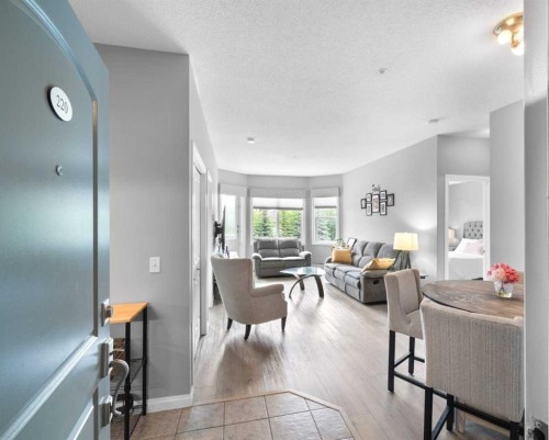 220-8 Prestwick Pond Terrace Se, Calgary, AB - Indoor