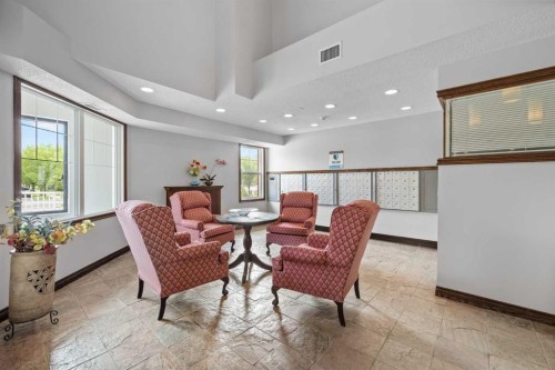 220-8 Prestwick Pond Terrace Se, Calgary, AB - Indoor