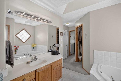 166 Scenic Ridge Crescent Nw, Calgary, AB 