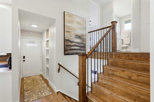 2516 63 Avenue Sw, Calgary, AB 
