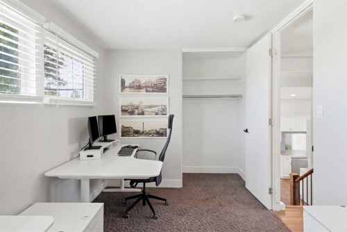 2516 63 Avenue Sw, Calgary, AB 