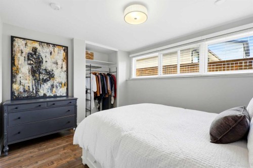 2516 63 Avenue Sw, Calgary, AB 