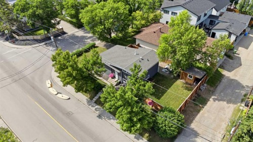 2516 63 Avenue Sw, Calgary, AB 