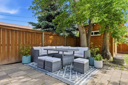 2516 63 Avenue Sw, Calgary, AB 