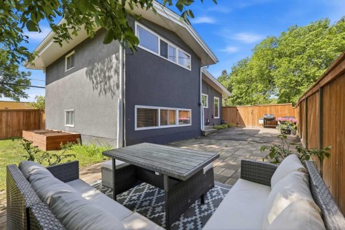 2516 63 Avenue Sw, Calgary, AB 