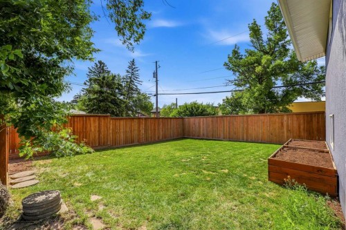2516 63 Avenue Sw, Calgary, AB 