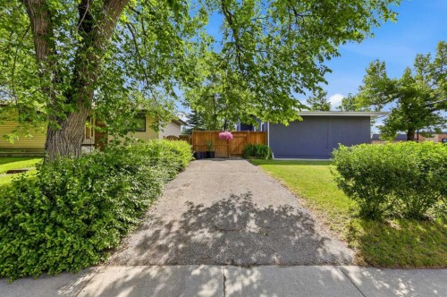 2516 63 Avenue Sw, Calgary, AB 