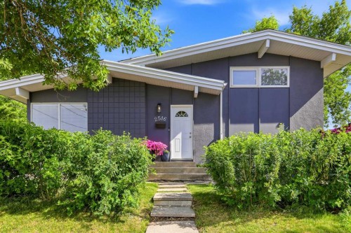 2516 63 Avenue Sw, Calgary, AB 