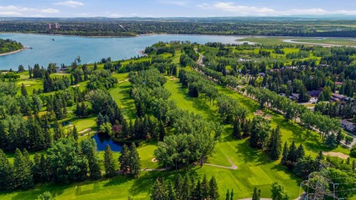 2516 63 Avenue Sw, Calgary, AB 