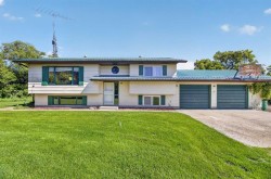 28224 Township Road 334 Rural Mountain View County, AB T0M 0K0
