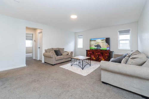 915 Corner Meadows Way Ne, Calgary, AB 