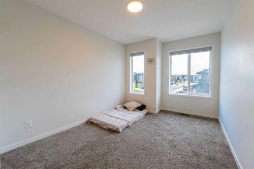 915 Corner Meadows Way Ne, Calgary, AB 