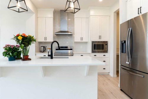 915 Corner Meadows Way Ne, Calgary, AB 