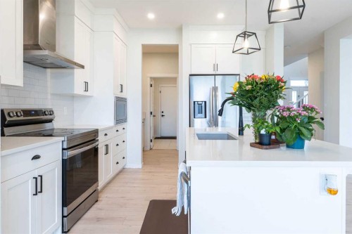 915 Corner Meadows Way Ne, Calgary, AB 