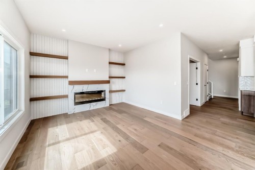 4 Heritage Mews, Cochrane, AB 