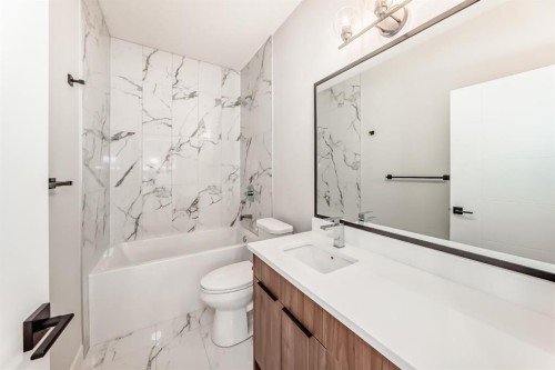 4 Heritage Mews, Cochrane, AB 