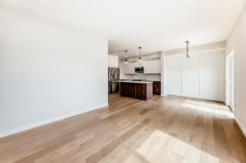 4 Heritage Mews, Cochrane, AB 