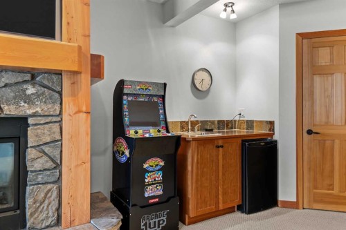 634 4 Street, Canmore, AB - Indoor Photo Showing Other Room