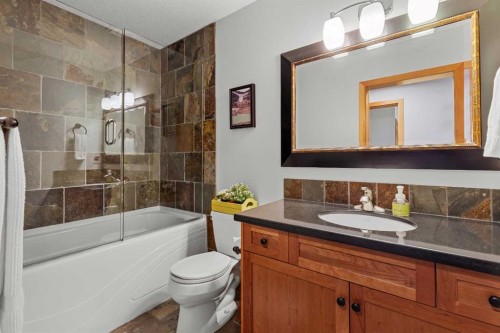 634 4 Street, Canmore, AB - Indoor Photo Showing Bathroom