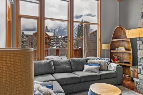 634 4 Street, Canmore, AB - Indoor Photo Showing Living Room
