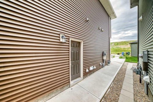 339 Wolf Creek Way Se, Calgary, AB 