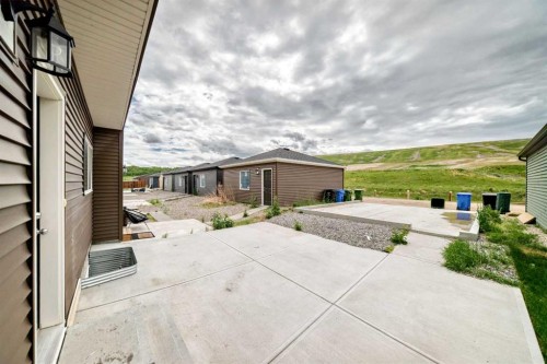 339 Wolf Creek Way Se, Calgary, AB 