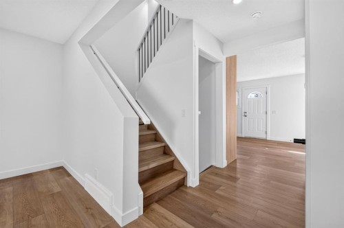 287 Pensville Close Se, Calgary, AB 