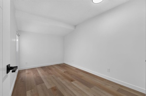 287 Pensville Close Se, Calgary, AB 
