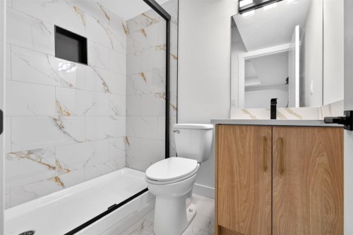 287 Pensville Close Se, Calgary, AB 