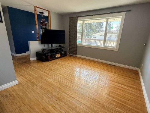 126 Douglas Drive, Hinton, AB 