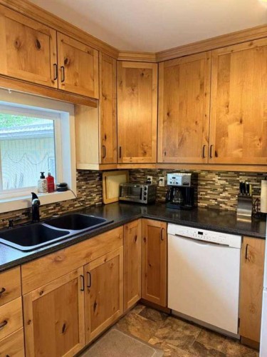 126 Douglas Drive, Hinton, AB 