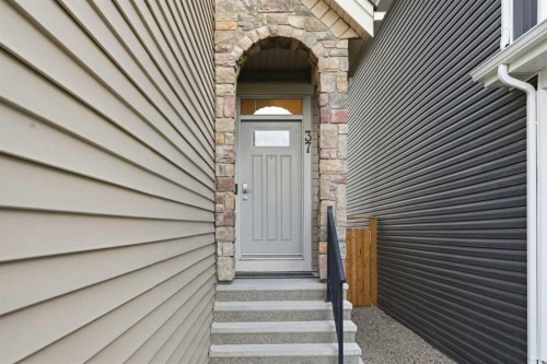 37 Nolanhurst Crescent Nw, Calgary, AB 