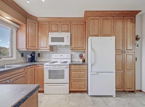 728 Parkvalley Road Se, Calgary, AB 