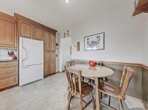 728 Parkvalley Road Se, Calgary, AB 