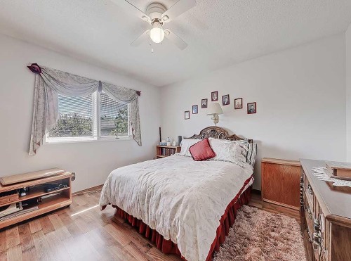 728 Parkvalley Road Se, Calgary, AB 