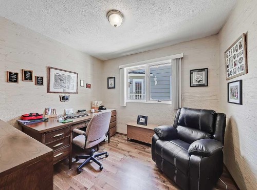 728 Parkvalley Road Se, Calgary, AB 