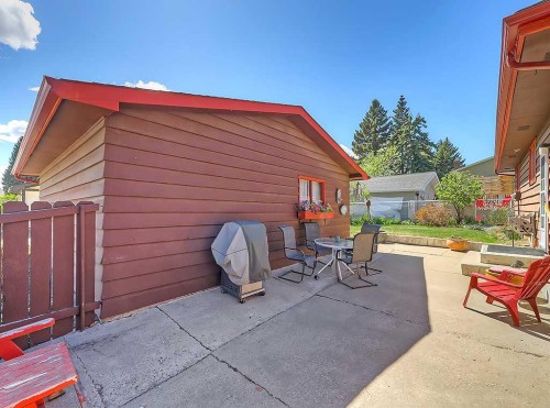 728 Parkvalley Road Se, Calgary, AB 