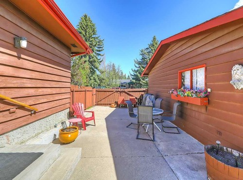 728 Parkvalley Road Se, Calgary, AB 