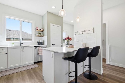 23 Sienna Boulevard, Fort Saskatchewan, AB - Indoor Photo Showing Kitchen With Upgraded Kitchen